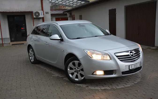 Opel Insignia cena 24799 przebieg: 198100, rok produkcji 2010 z Warszawa małe 154